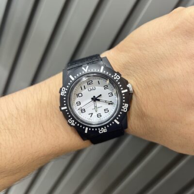 Q&Q V32A-002VY